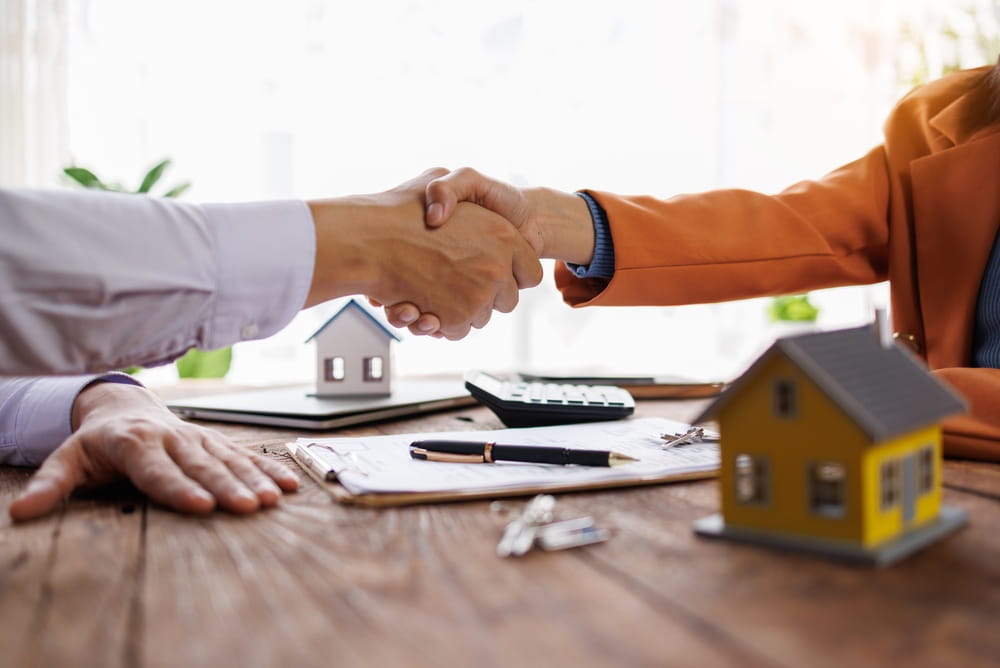 Guide complet des assurances obligatoires et facultatives en construction